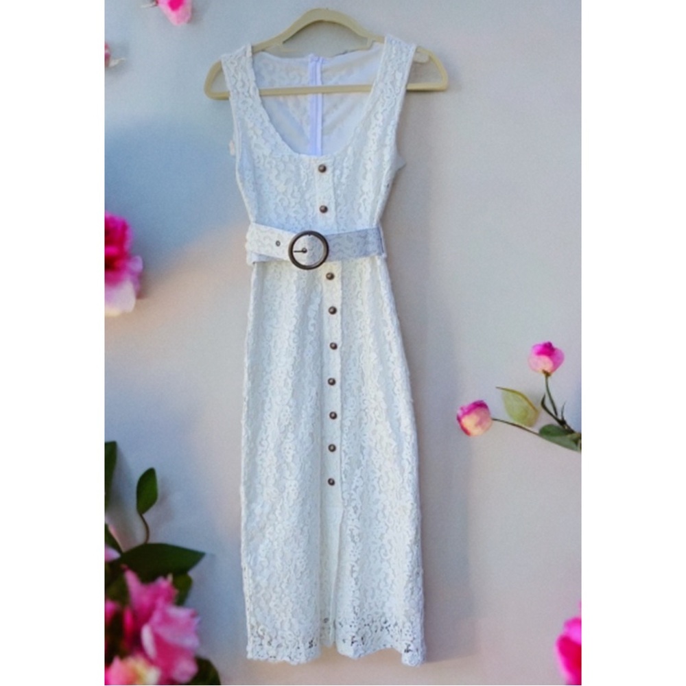 Women’s Deep Neck Lace Party Dress.